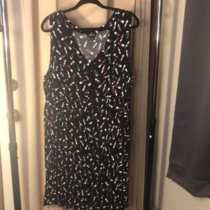 COPY - Sleeveless lipstick print dress